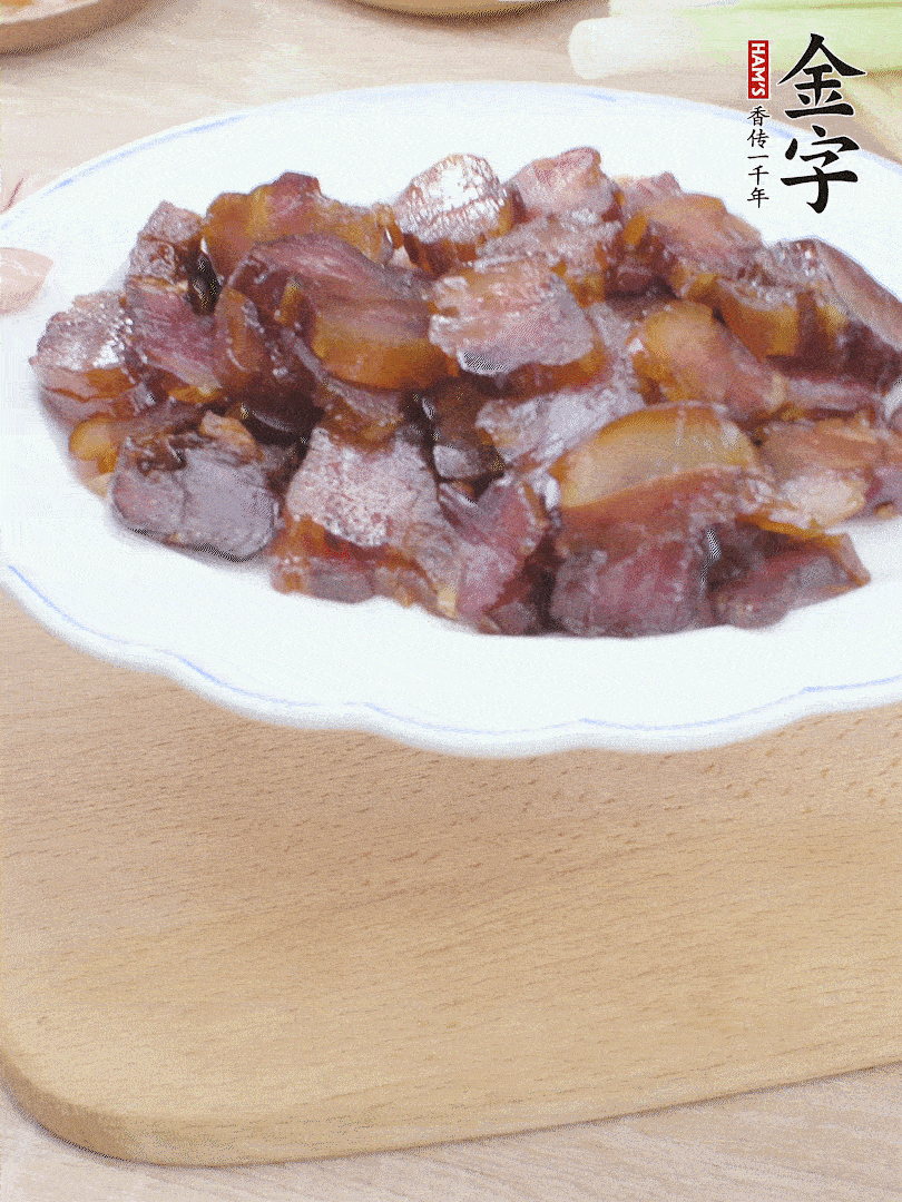 J9国际集团
酱油肉水煮15分钟，切薄片。